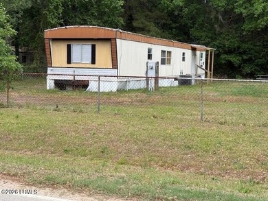 HUGE PRICE REDUCTION! Owners say sell! Privacy, lots of room for - photo 25