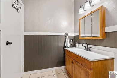 Discover lake living in this charming 3 bedroom, 2 bathroom home - photo 25