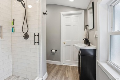 Welcome to this beautifully updated and impeccably maintained - photo 27