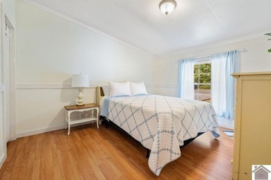 Discover lake living in this charming 3 bedroom, 2 bathroom home - photo 27
