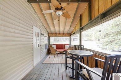 Discover lake living in this charming 3 bedroom, 2 bathroom home - photo 33
