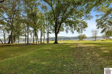 Discover lake living in this charming 3 bedroom, 2 bathroom home - photo 40