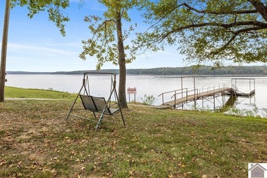 Discover lake living in this charming 3 bedroom, 2 bathroom home - photo 42
