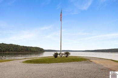 Discover lake living in this charming 3 bedroom, 2 bathroom home - photo 43