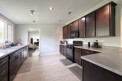Nice Ranch home on spacious private corner lot in excellent - photo 8
