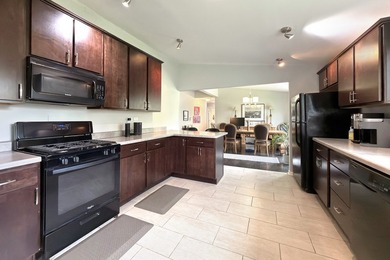 Nice Ranch home on spacious private corner lot in excellent - photo 9