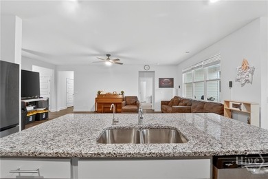 SELLER OFFERING $5,000 BUYER INCENTIVE! Beautifully maintained - photo 9