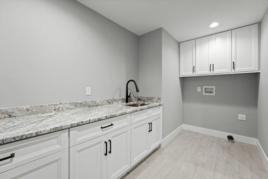 WELCOME TO YOUR OWN PRIVATE RETREAT! This NEW CONSTRUCTION *1 - photo 15