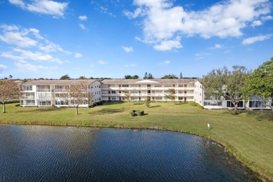 Lake Condo For Sale in Boca Raton, Florida