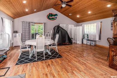 Discover your own private retreat on 10 serene acres with mature - photo 6
