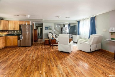 Discover your own private retreat on 10 serene acres with mature - photo 7