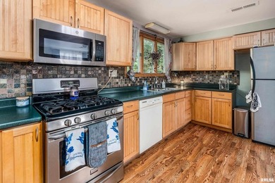 Discover your own private retreat on 10 serene acres with mature - photo 9