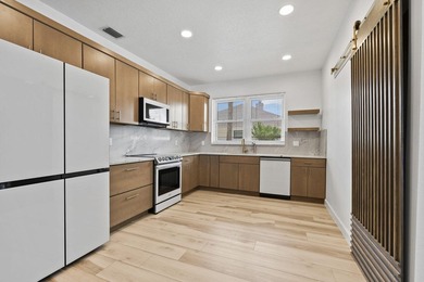 Completely renovated and move-in ready in desirable Pilots Cove - photo 14