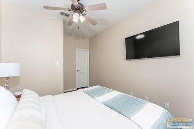Beautiful 3-bedroom, 2.5-bath unfurnished townhome located in - photo 20