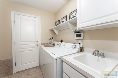 Beautiful 3-bedroom, 2.5-bath unfurnished townhome located in - photo 29
