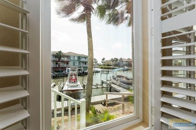 Beautiful 3-bedroom, 2.5-bath unfurnished townhome located in - photo 47