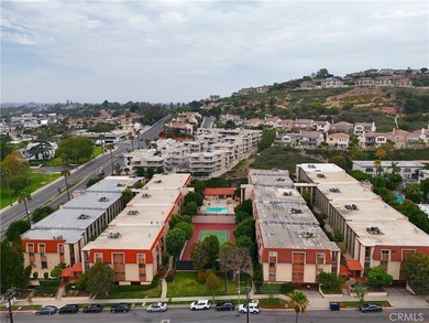 Welcome home to this spacious top-floor 2-bedroom, 2-bath - photo 26
