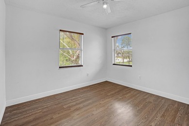 Pool home in Port St. Lucie, set just off Bayshore with easy - photo 11