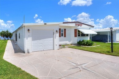 RARE OPPORTUNITY! TRUE LAKEFRONT with DOCK.  Ideal Central - photo 19
