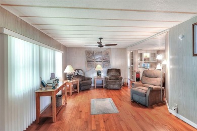 RARE OPPORTUNITY! TRUE LAKEFRONT with DOCK.  Ideal Central - photo 22