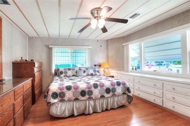 RARE OPPORTUNITY! TRUE LAKEFRONT with DOCK.  Ideal Central - photo 30