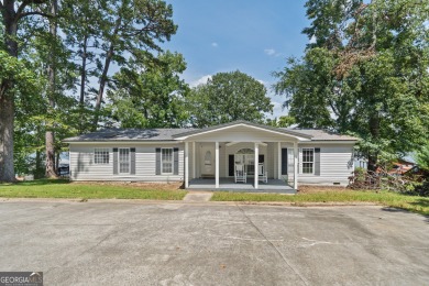 Lake Sinclair Home For Sale in Sparta Georgia