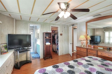 RARE OPPORTUNITY! TRUE LAKEFRONT with DOCK.  Ideal Central - photo 32
