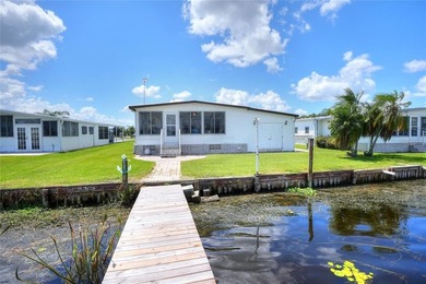 RARE OPPORTUNITY! TRUE LAKEFRONT with DOCK.  Ideal Central - photo 45