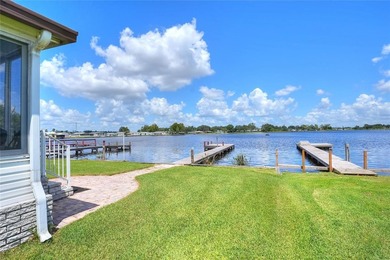 RARE OPPORTUNITY! TRUE LAKEFRONT with DOCK.  Ideal Central - photo 48