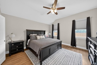 **Charming Modern Farmhouse Retreat in Chandler, TX** Discover - photo 13