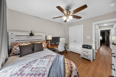 **Charming Modern Farmhouse Retreat in Chandler, TX** Discover - photo 19