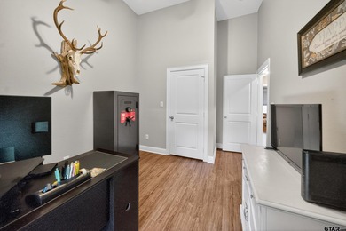 **Charming Modern Farmhouse Retreat in Chandler, TX** Discover - photo 26