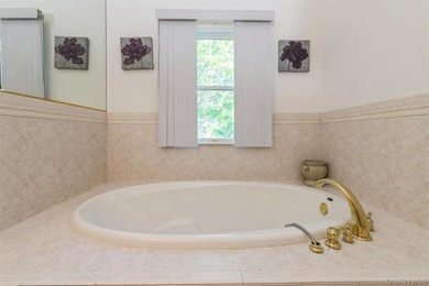 Welcome to this beautifully updated 4 bedroom, 2.5 bath Colonial - photo 36