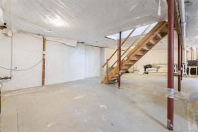 Welcome to this beautifully updated 4 bedroom, 2.5 bath Colonial - photo 38