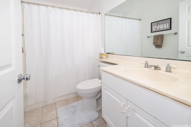 Welcome to Royal Pines at Waikele, where comfort, convenience - photo 16