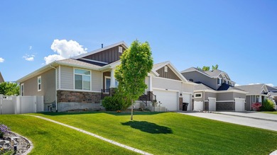 Beautiful home features recently installed LVP (Luxury Vinyl - photo 2