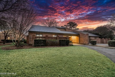 Coveted Landfall townhouse condominium in Colony Club! This end