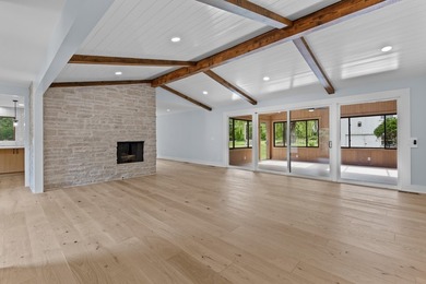 Stunning fully renovated 5BR/4.5BA ranch on secluded .88-acre - photo 14