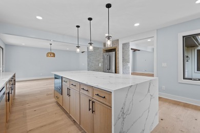 Stunning fully renovated 5BR/4.5BA ranch on secluded .88-acre - photo 18