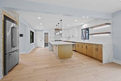 Stunning fully renovated 5BR/4.5BA ranch on secluded .88-acre - photo 19
