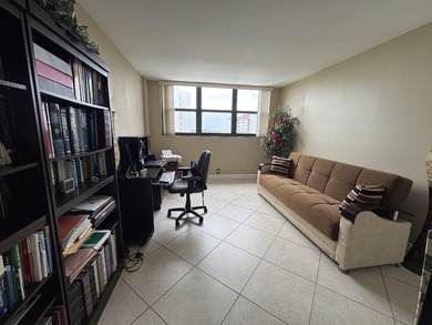 Welcome to this well-appointed 2/2 unit located in the Gemini in - photo 22