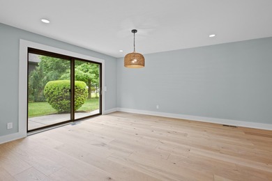 Stunning fully renovated 5BR/4.5BA ranch on secluded .88-acre - photo 24