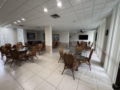 Welcome to this well-appointed 2/2 unit located in the Gemini in - photo 30