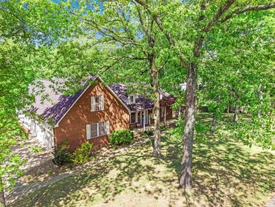 Situated on a one acre lot, this meticulously maintained 4 - photo 33