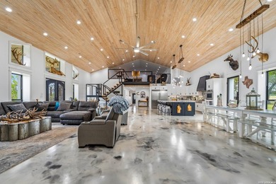 Twisted L Ranch is a premier 260 acre high-fence recreational - photo 3