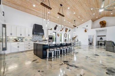 Twisted L Ranch is a premier 260 acre high-fence recreational - photo 6