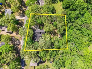 Situated on a one acre lot, this meticulously maintained 4 - photo 37