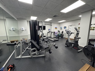 Welcome to this well-appointed 2/2 unit located in the Gemini in - photo 37