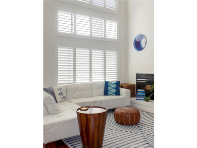 Proud to present this stunning 3-bedroom, 2.5-bath - photo 4