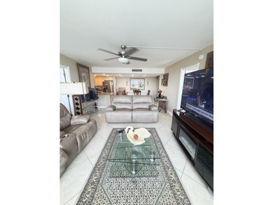 Welcome to this well-appointed 2/2 unit located in the Gemini in - photo 44